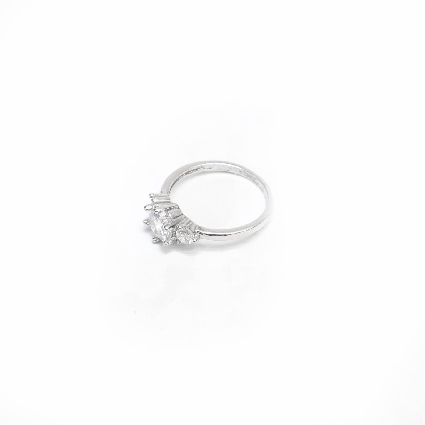 ZYRAN SINGLE STONE SILVER RING