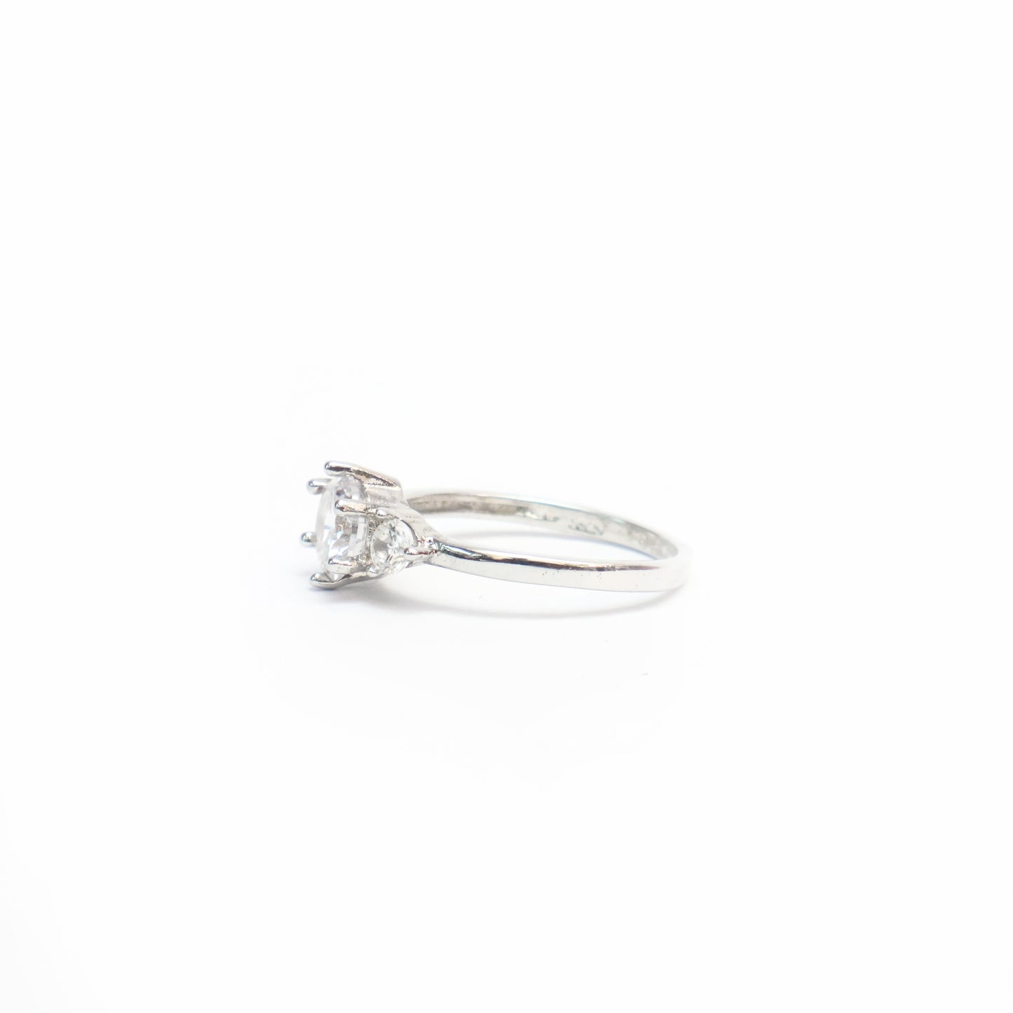 ZYRAN SINGLE STONE SILVER RING