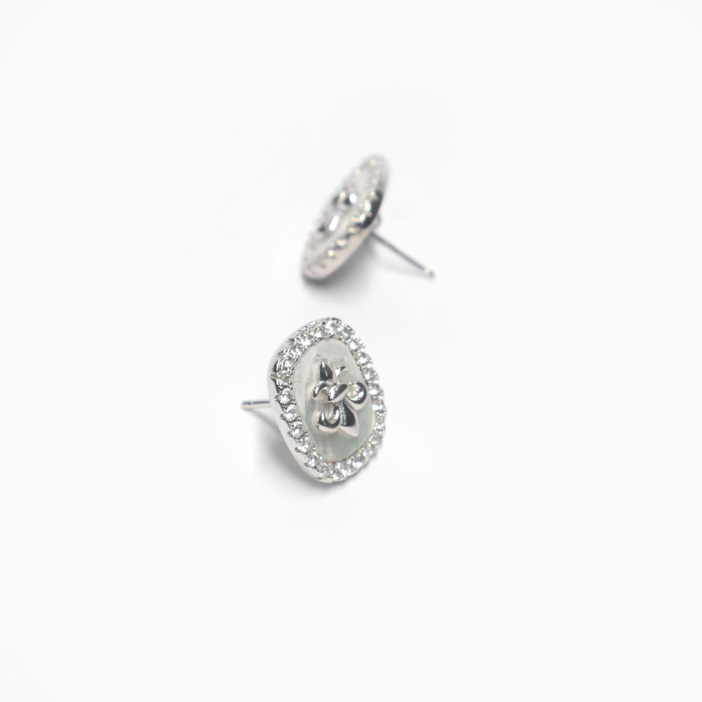 ISLA MOP SILVER STUDS