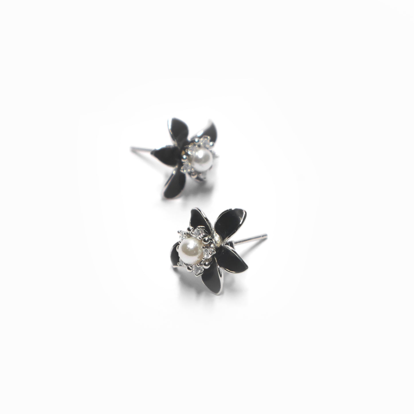BLACK PETALS SILVER STUDS