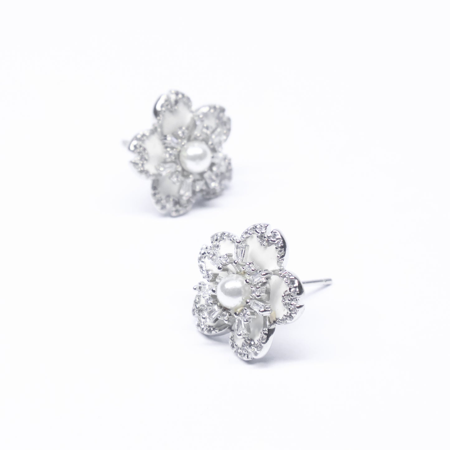 FLORIA SILVER STUDS