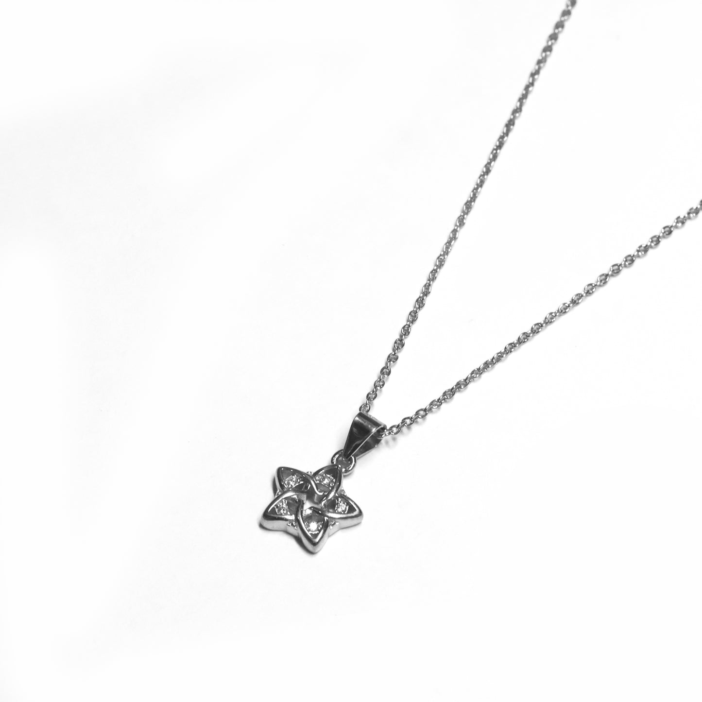 SKYLAR STAR SILVER NECKLACE