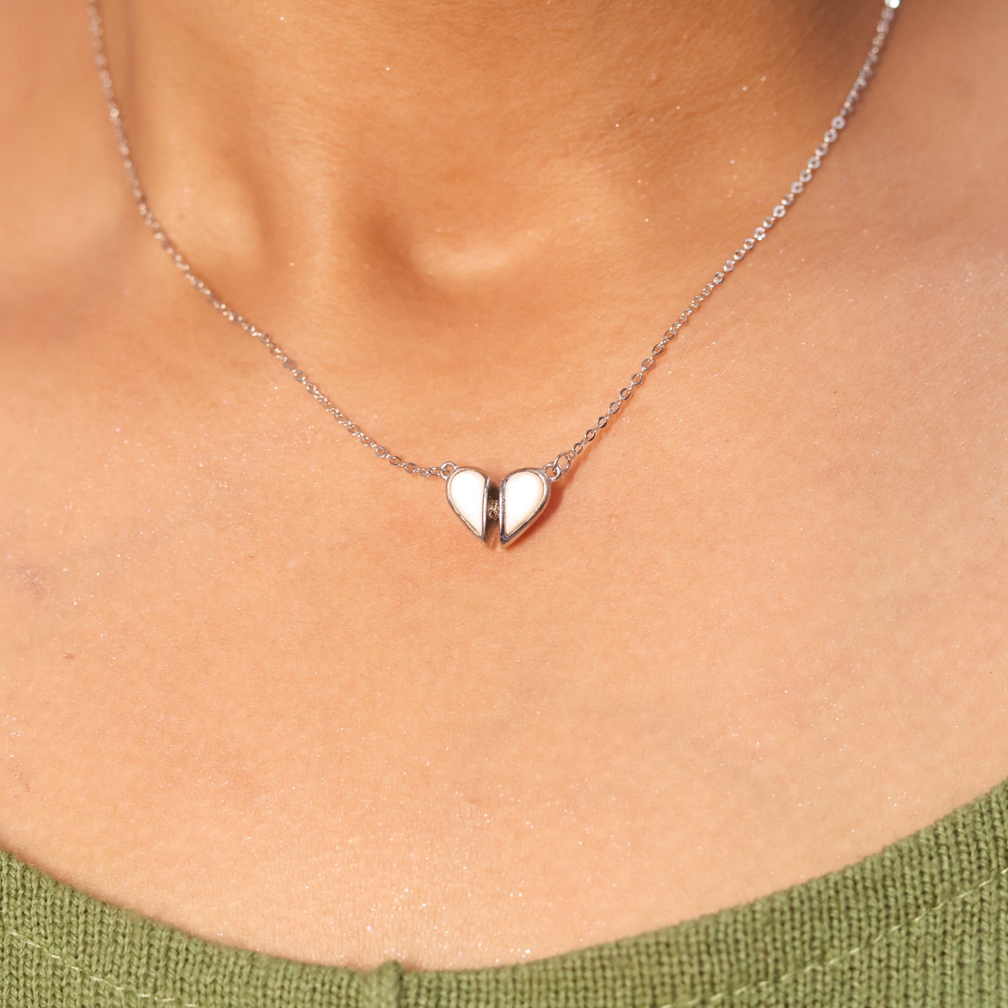 MAGNET HEART SILVER NECKLACE