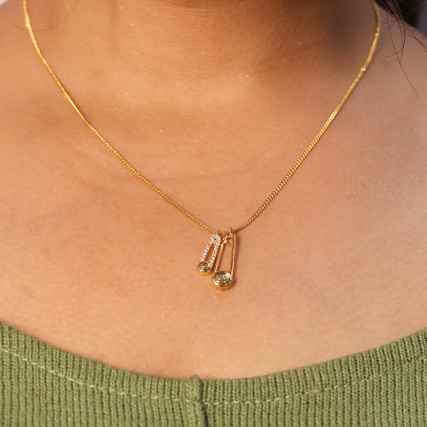 AIMIE HANGING NECKLACE