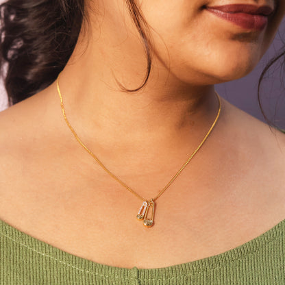 AIMIE HANGING NECKLACE