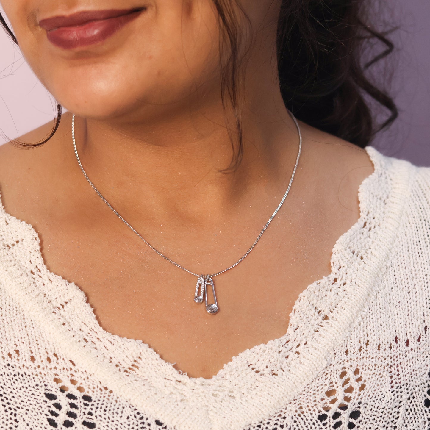 AIMIE HANGING NECKLACE